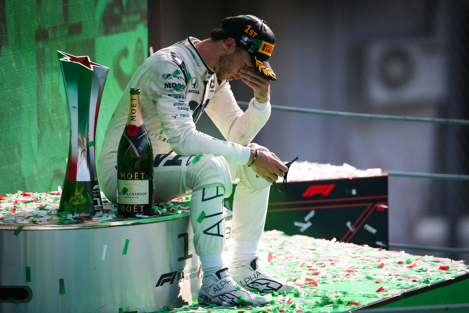 Hamilton bertanggung jawab atas kesalahan jalur pit F1 di GP Italia