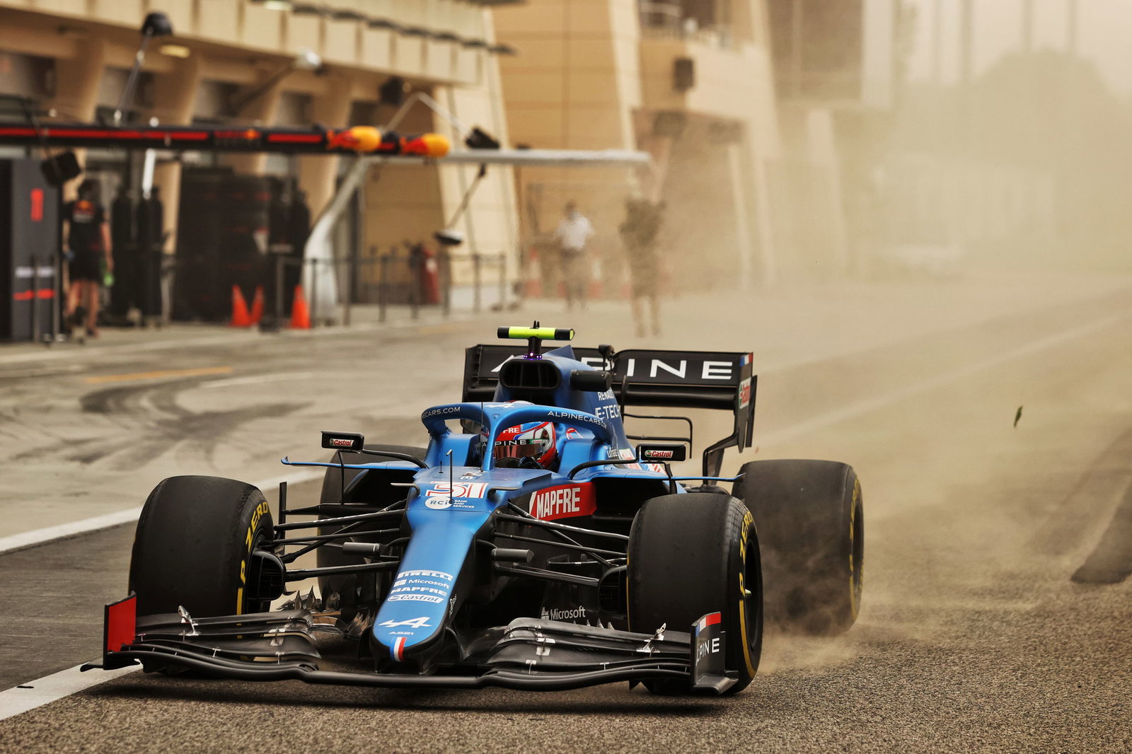 Perez and Sainz take up Bahrain’s F1 COVID-19 vaccine offer