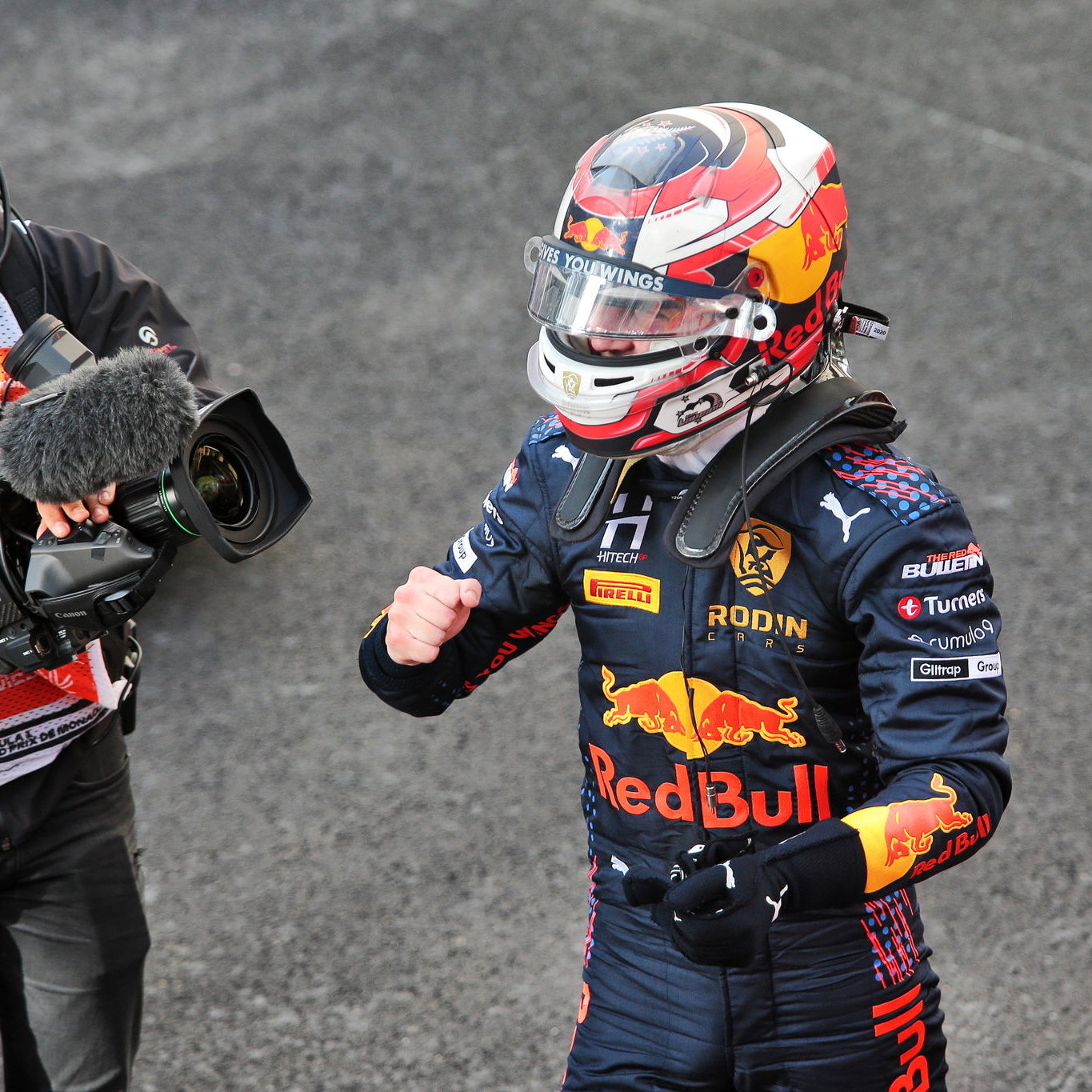 Vips takes comfortable Formula 2 win in chaotic second Baku sprint race