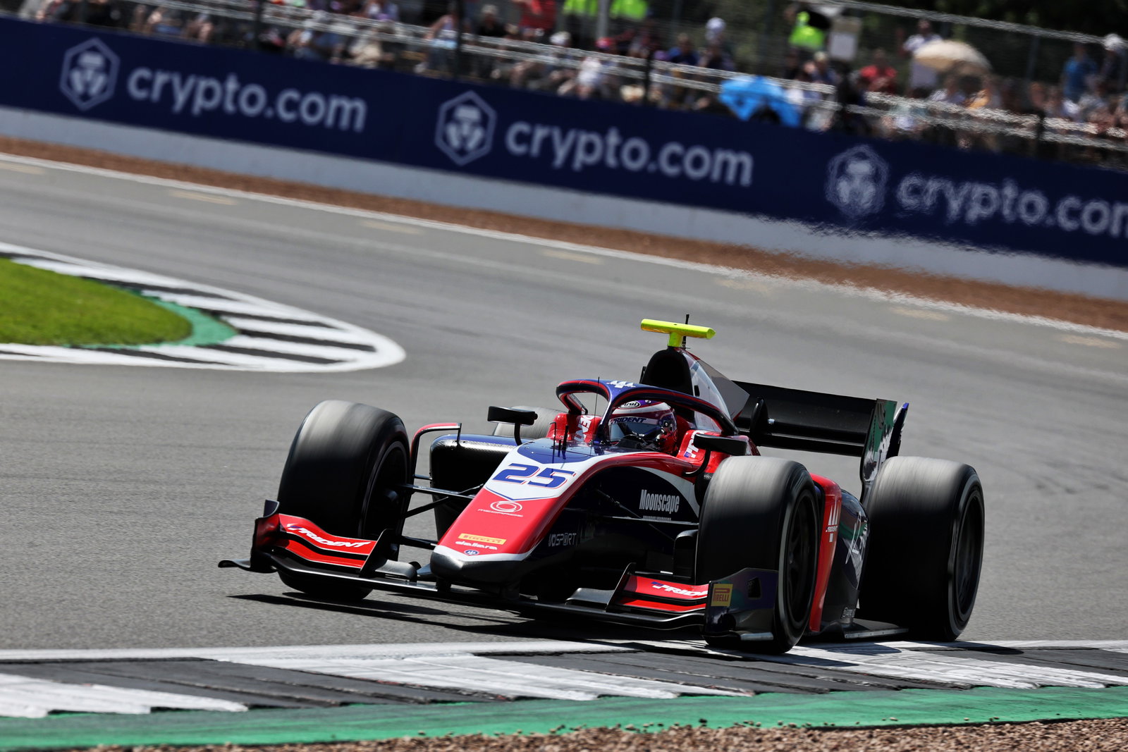 F2 Azerbaijan: Vips Tutup Akhir Pekan dengan Kemenangan Feature Race