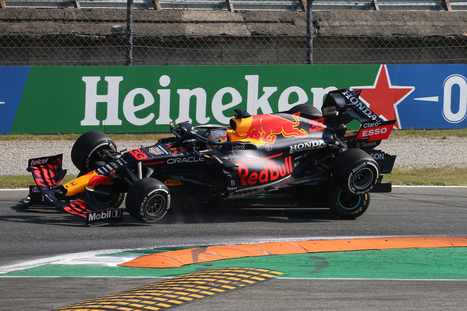 Hill suggests Verstappen deliberately took out F1 rival Hamilton