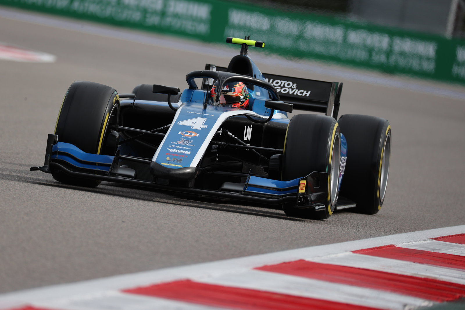 F2 Rusia: Ticktum Mendominasi Sprint Race yang Lembab