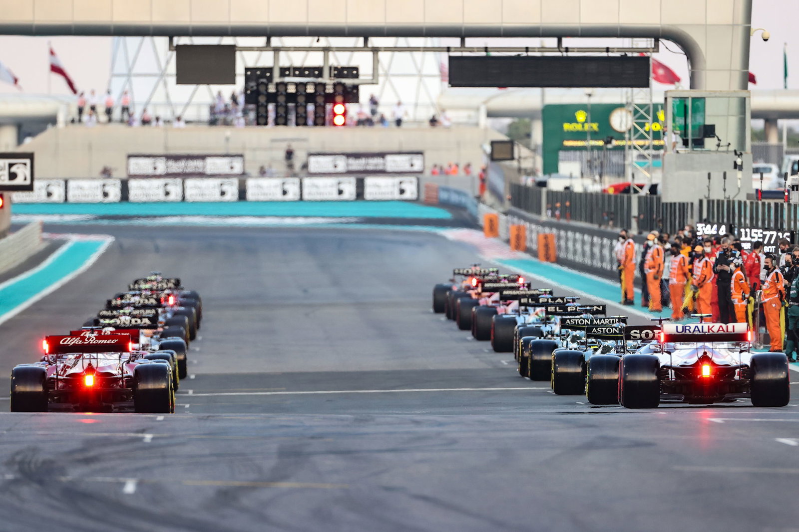 McLaren reveals 2022 F1 car and striking new livery