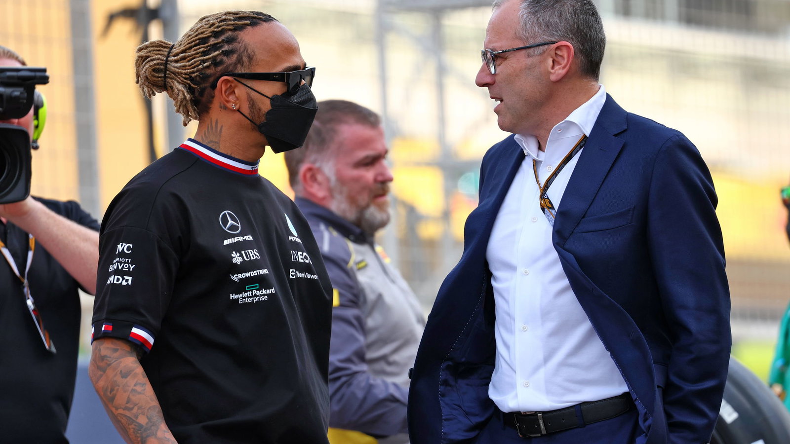 Stefano Domenicali wants Lewis Hamilton to stay in F1 to “achieve his dream” of eighth title