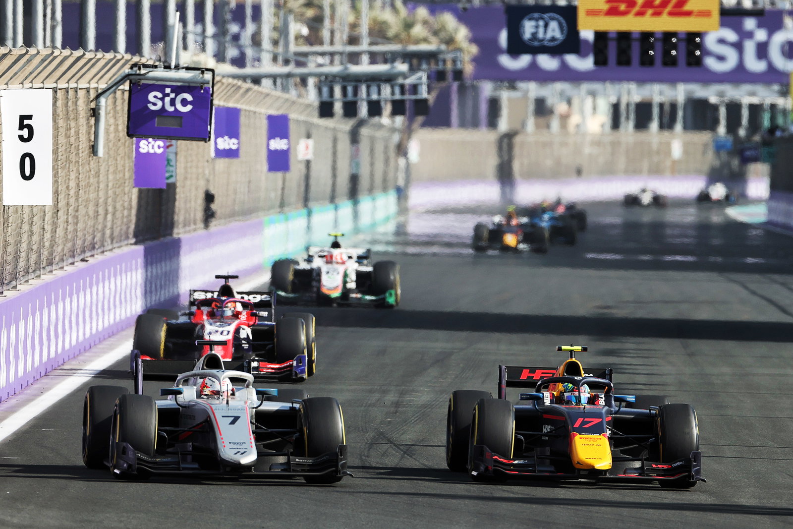 F2 Arab Saudi: Lawson Menangi Sprint Race yang Penuh Insiden