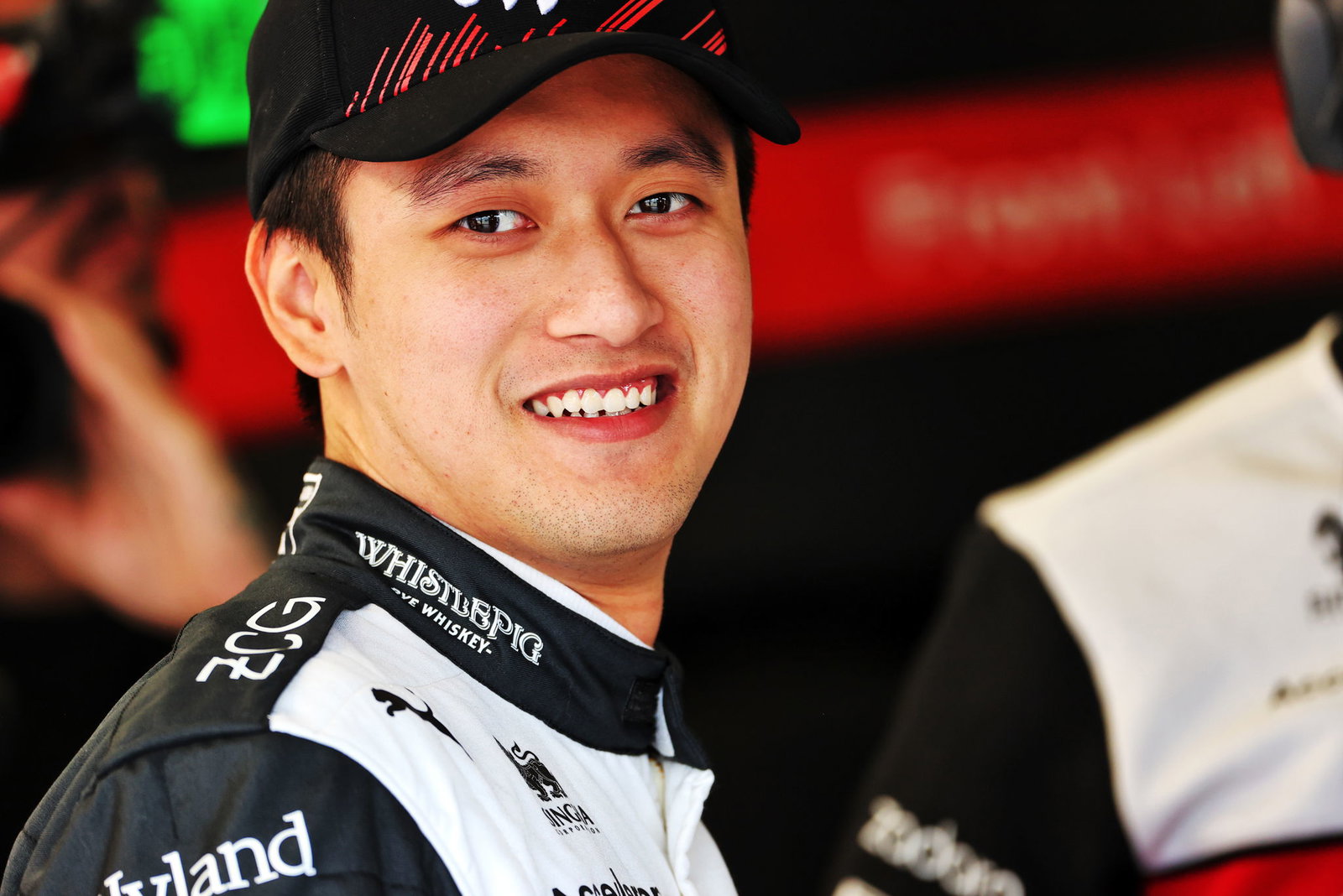 McLaren Ungkap Livery Neon-Pink untuk Double-Header Asia