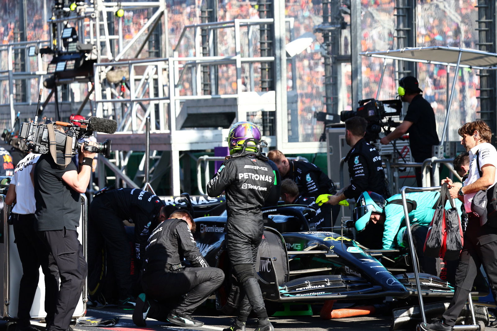 Mesinnya Terbakar, Russell Tersingkir dari F1 GP Australia