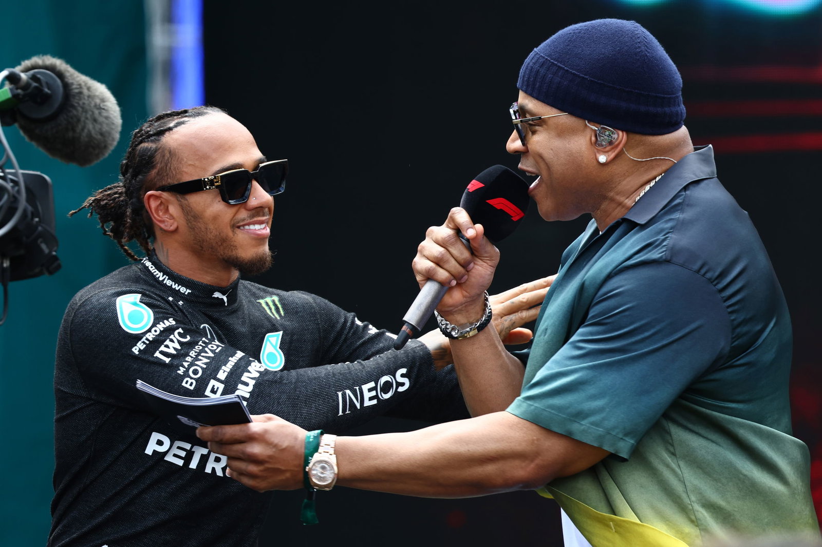 Wolff Memuji Hamilton Karena Memberi Posisinya ke Russell