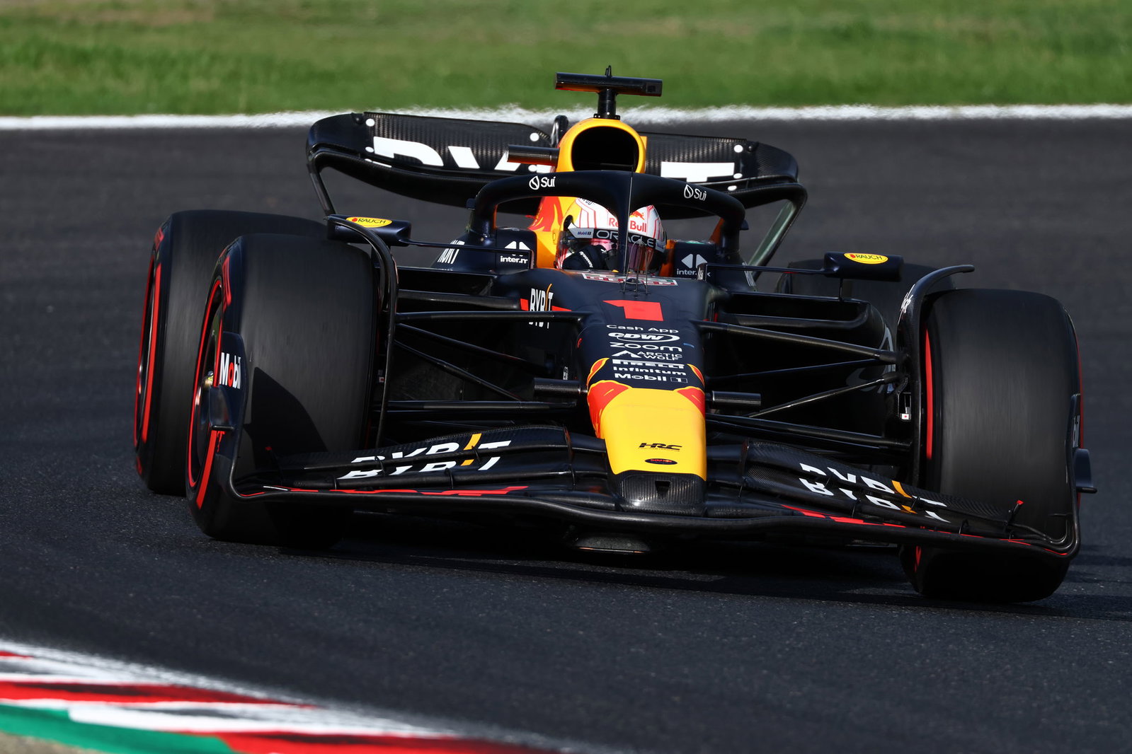 Mind-blowing” Max Verstappen pole at Japanese GP hailed as 'one of