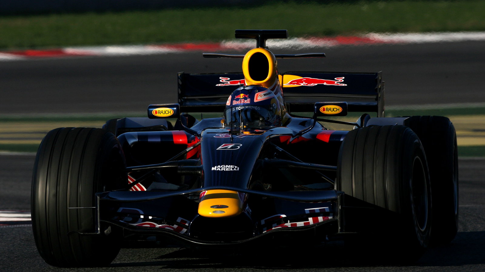 Ex-Red Bull driver Robert Doornbos victim of “violent robbery” using bats