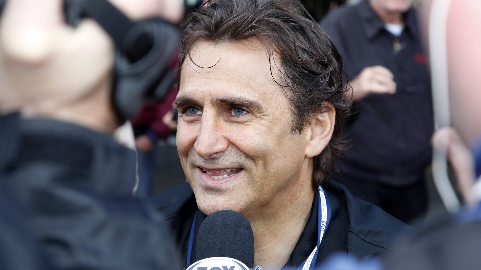 Mantan pembalap F1 Alex Zanardi menunjukkan