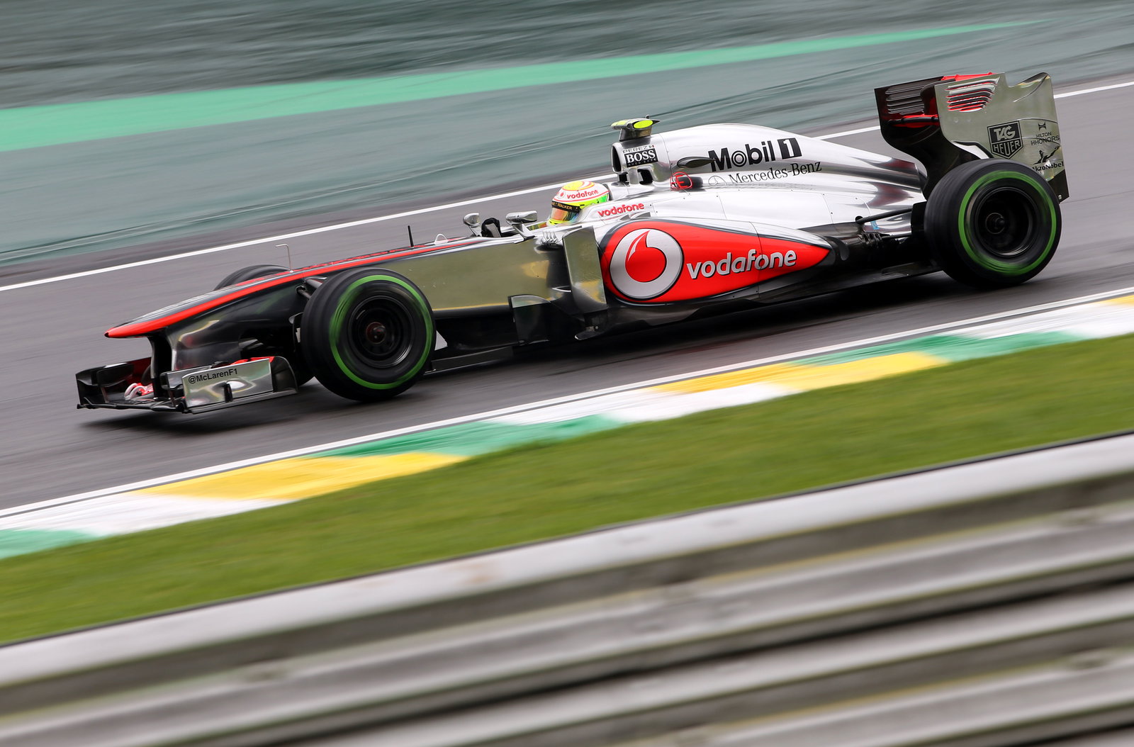 Lewis Hamilton set to stay with Mercedes for ‘several’ years? New F1 contract update