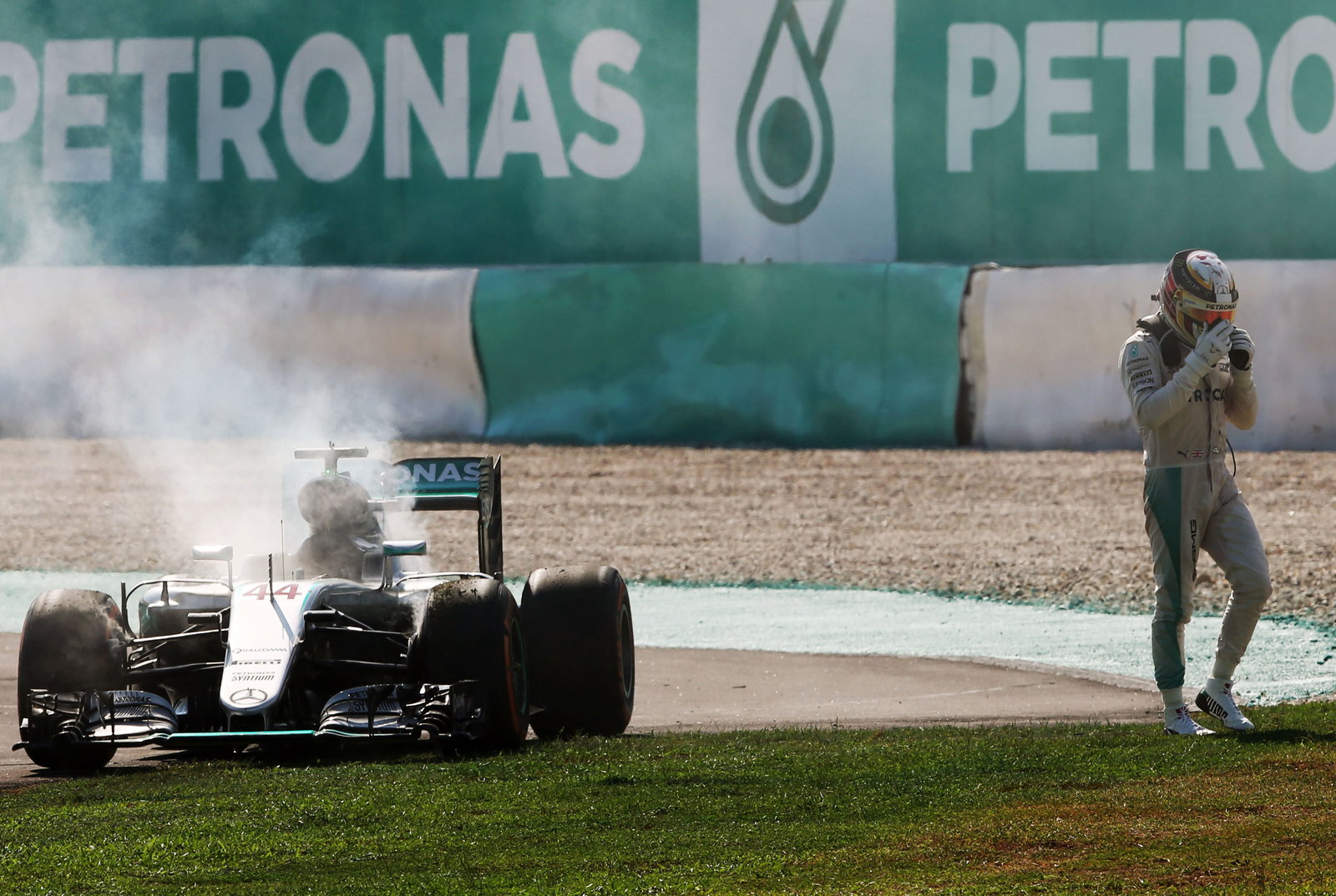F1 Gossip: Only the “racing Gods” can stop Verstappen from winning title - DC