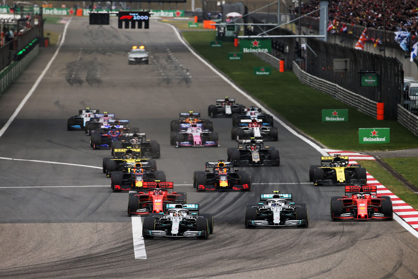 CEO F1 Chase Carey mengatakan penjadwalan ulang GP Cina akan menjadi 