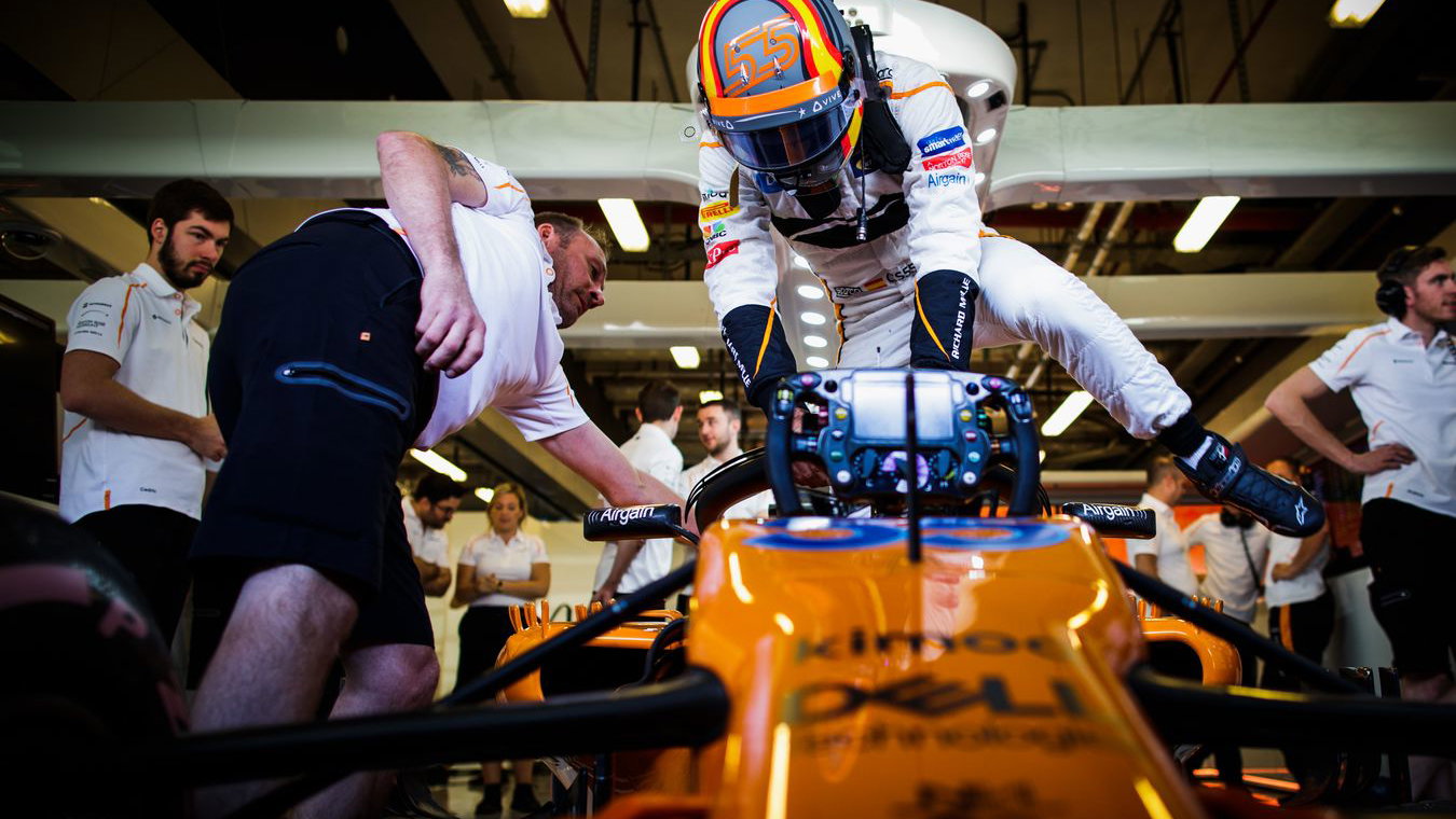 Sainz has 'a lot to analyse' after Abu Dhabi McLaren F1 test
