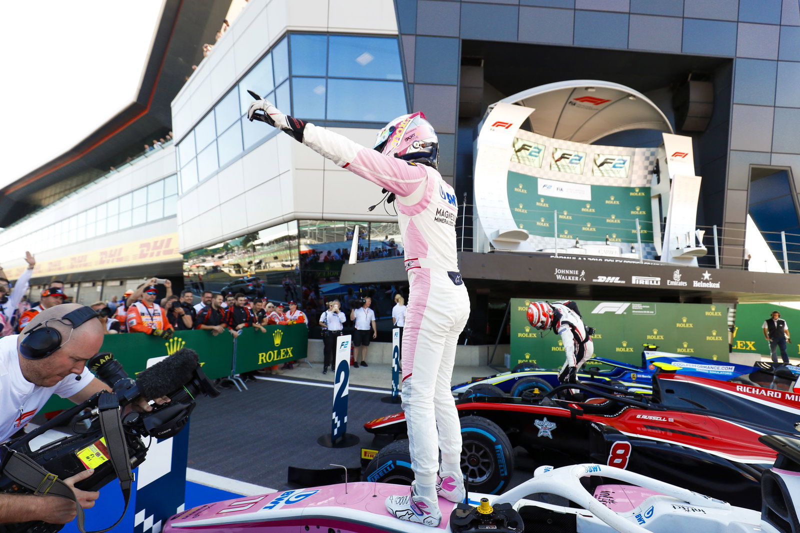 Gunther menahan Russell untuk meraih kemenangan perdana F2 di Silverstone