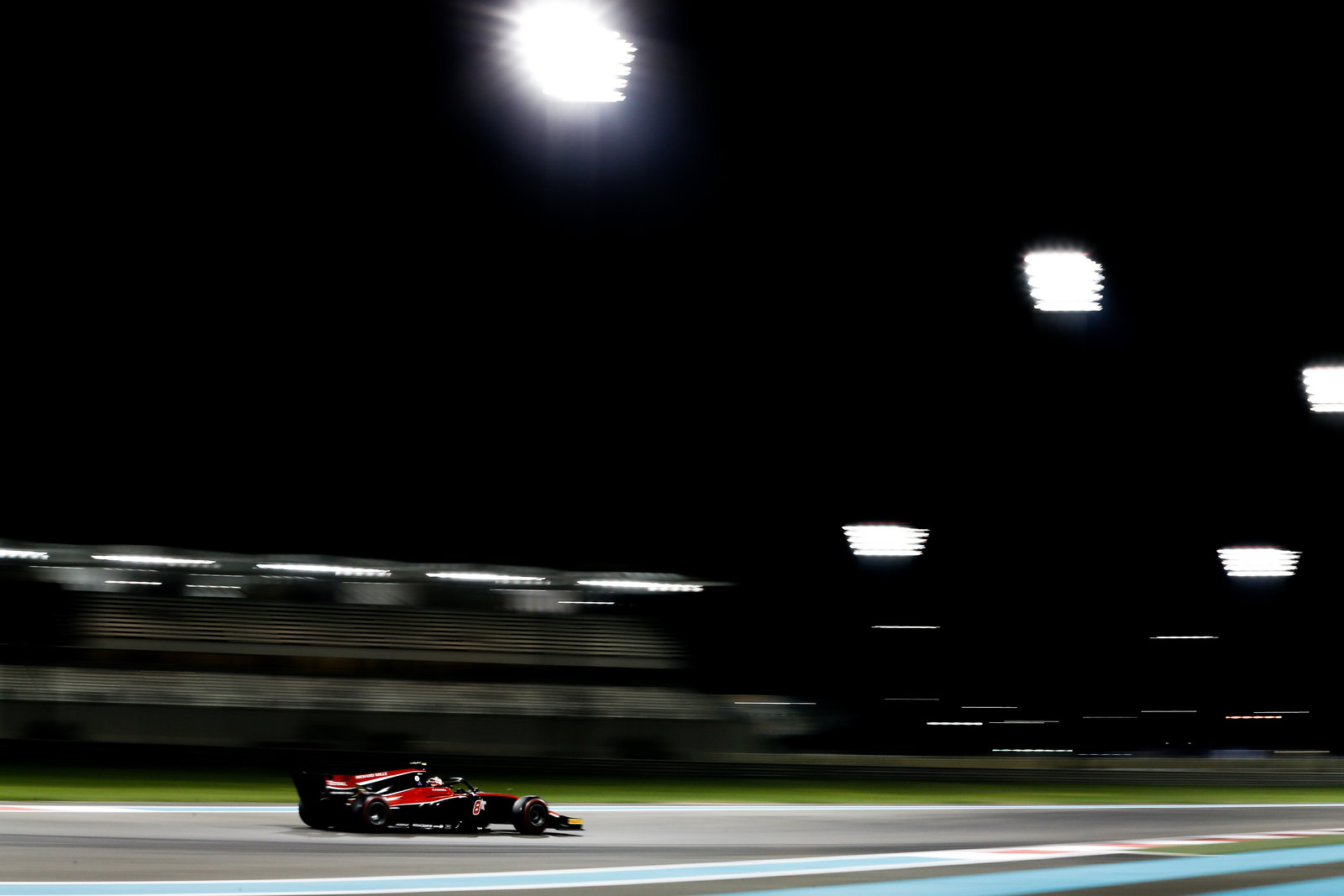 Russell storms to Abu Dhabi pole to edge closer to F2 title