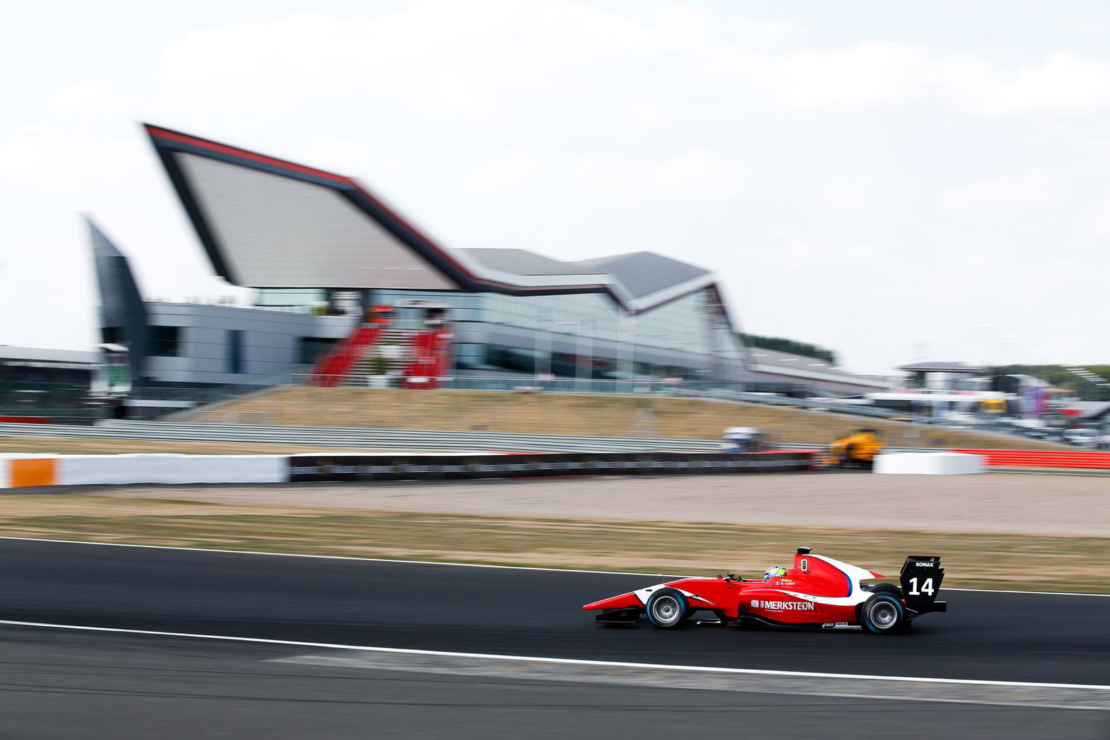 Piquet holds off Alesi for maiden GP3 victory at Silverstone