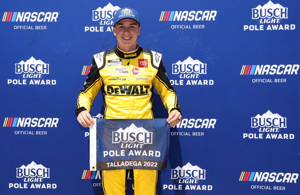 NASCAR Cup: Kyle Busch Torehkan Kemenangan Bristol Dirt