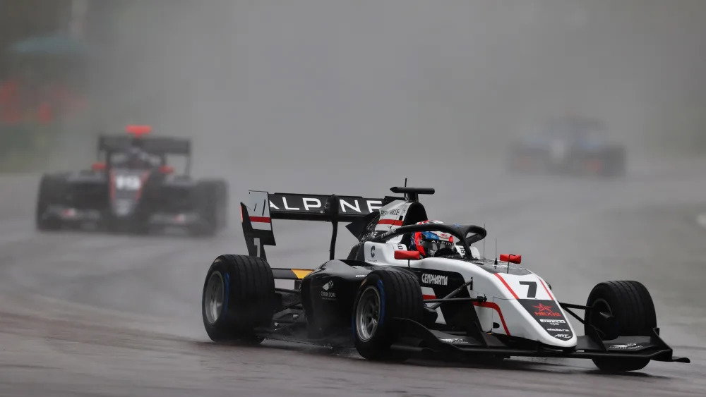 Jonny Edgar withdraws from 2022 F3 season due to Crohn's disease