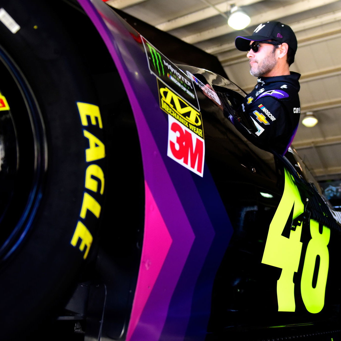 Clint Bowyer mendidih setelah kontroversi kualifikasi Texas