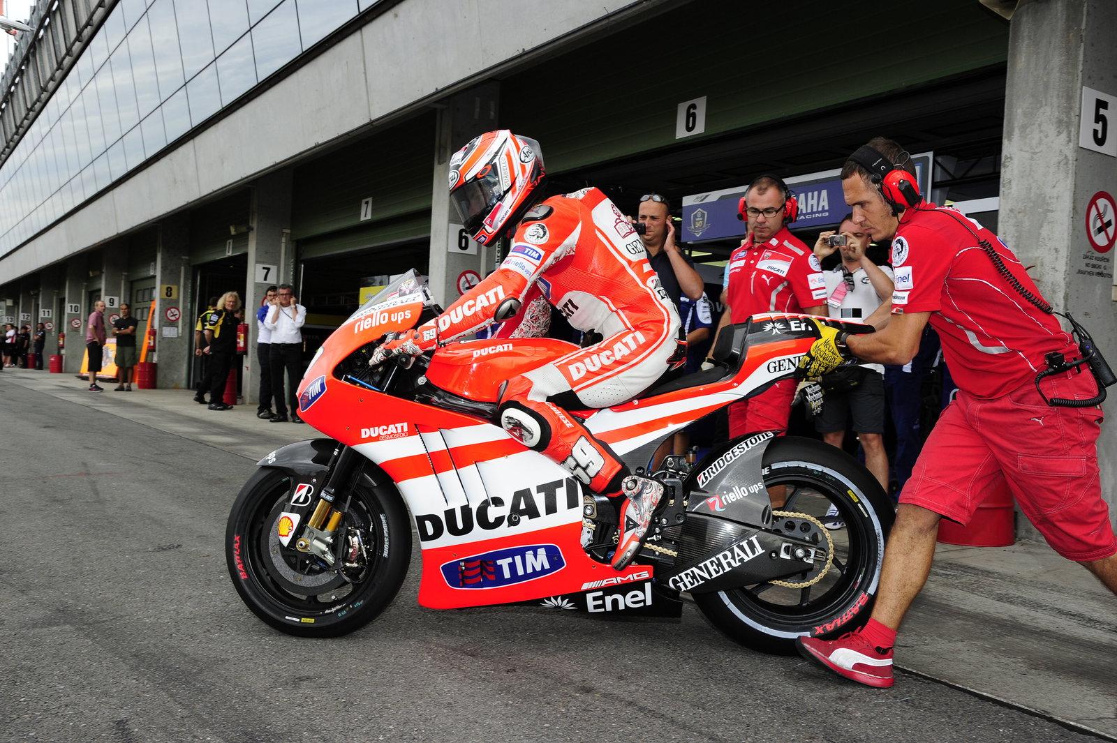 Hayden, Brno MotoGP Test 15 August 2011