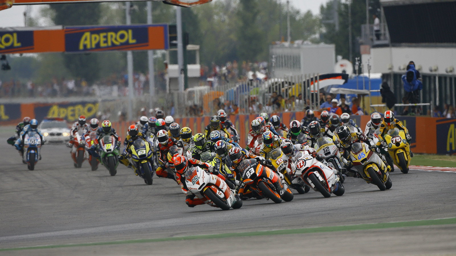 Bradl leads start, Moto2, San Marino MotoGP 2011