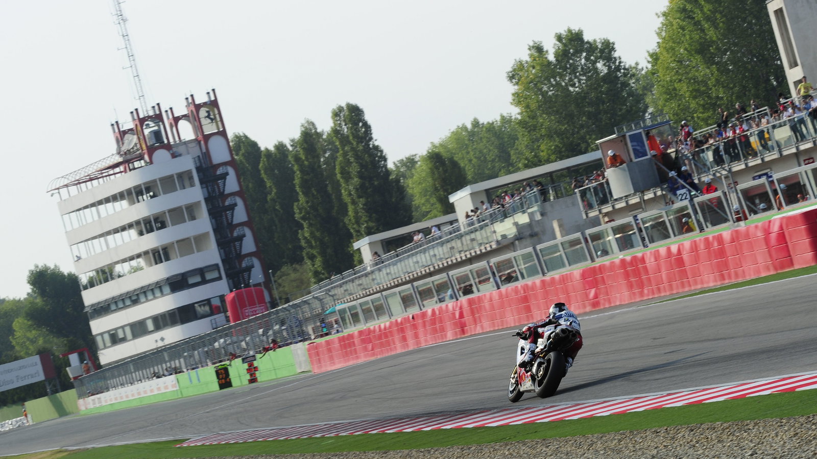 Checa, Imola WSBK 2011