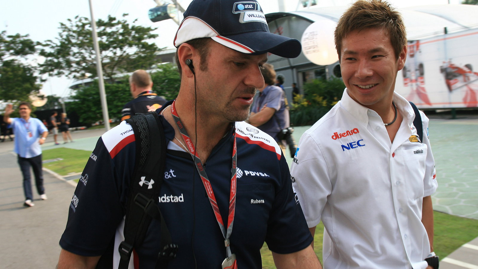 24.09.2011- Rubens Barrichello (BRA), Williams FW33 and Kamui Kobayashi (JAP), Sauber F1 Team C30