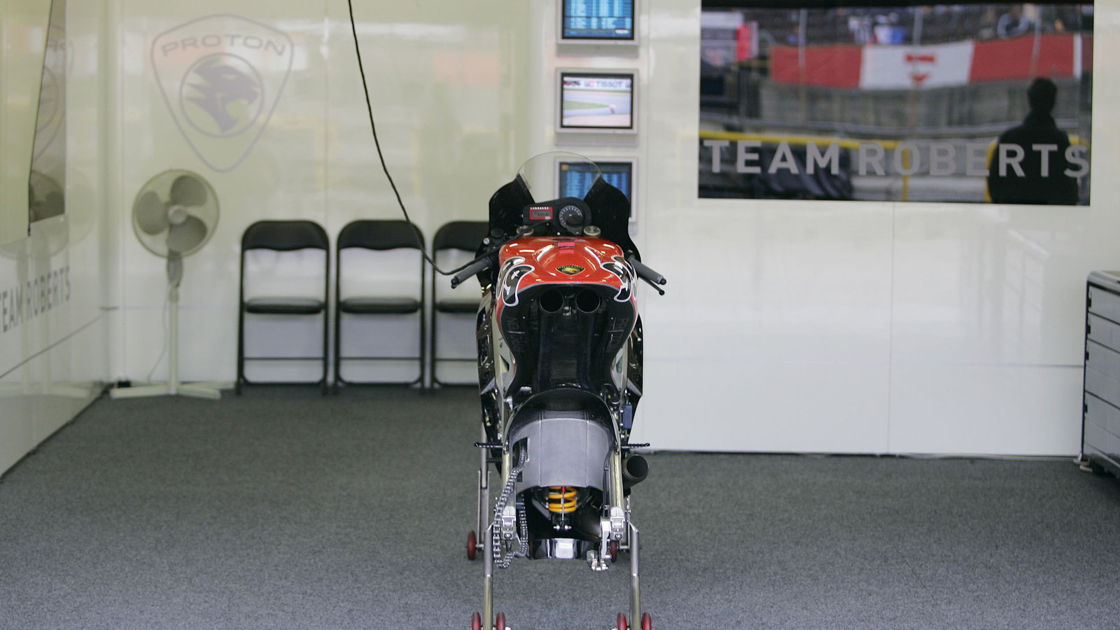 Empty Team KR Pit, Czech MotoGP, 2005
