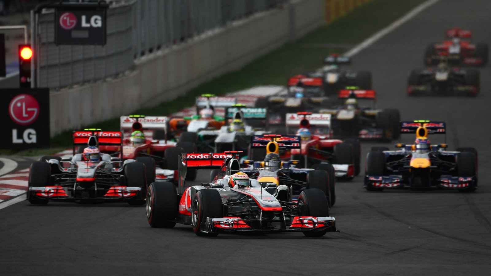 16.10.2011- Race, Start of the race, Lewis Hamilton (GBR), McLaren Mercedes, MP4-26