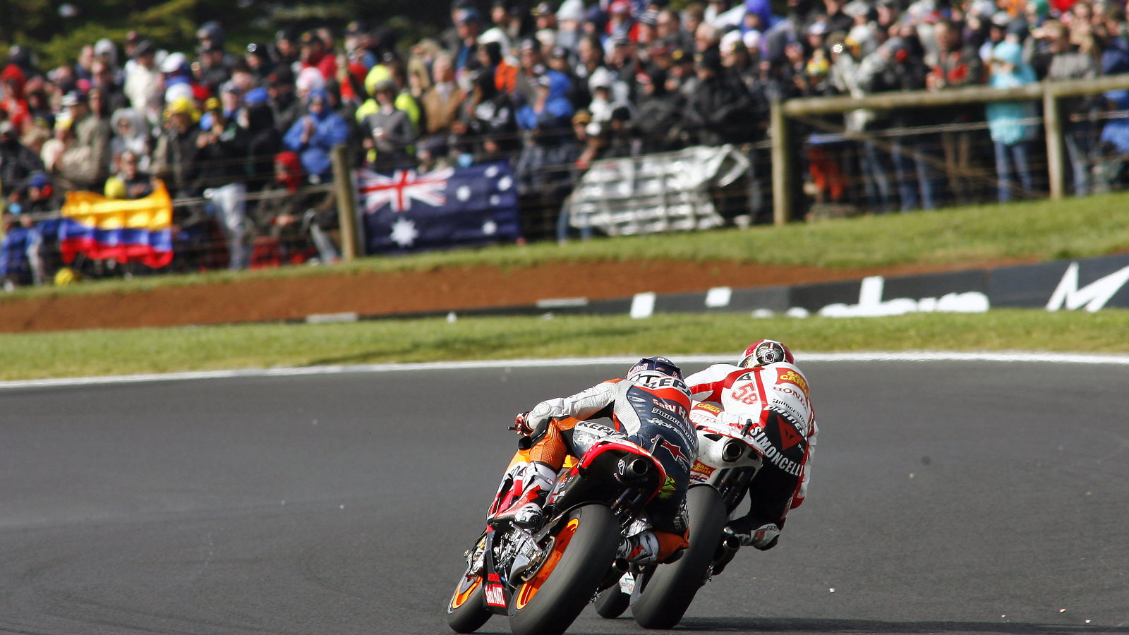 Dovizioso and Simoncelli, Australian MotoGP Race 2011