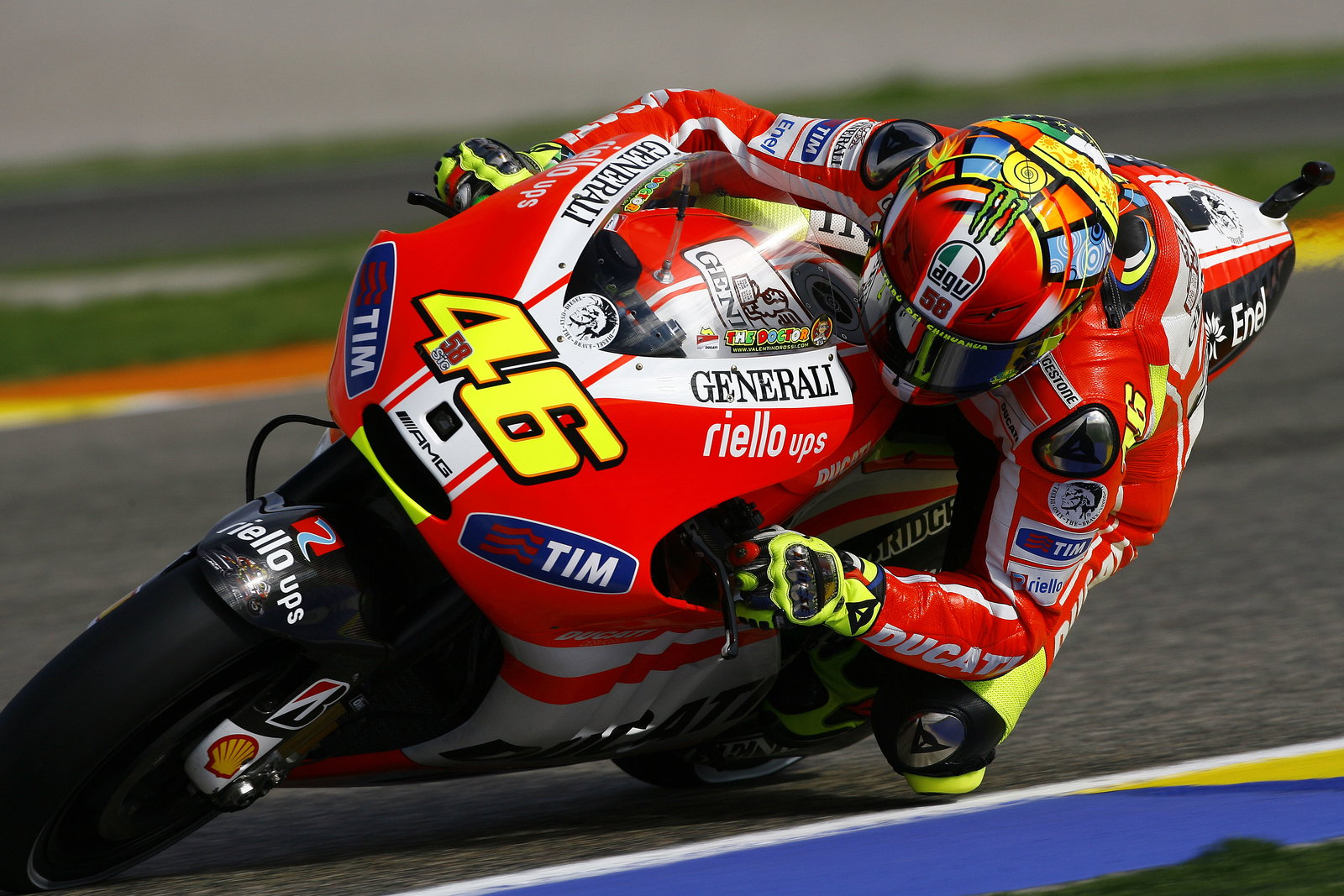 Rei◆RED VALENTINO◆レーストップス◆イタリア製◆S Valentino Rossi's special Valencia helmet | Crash.net