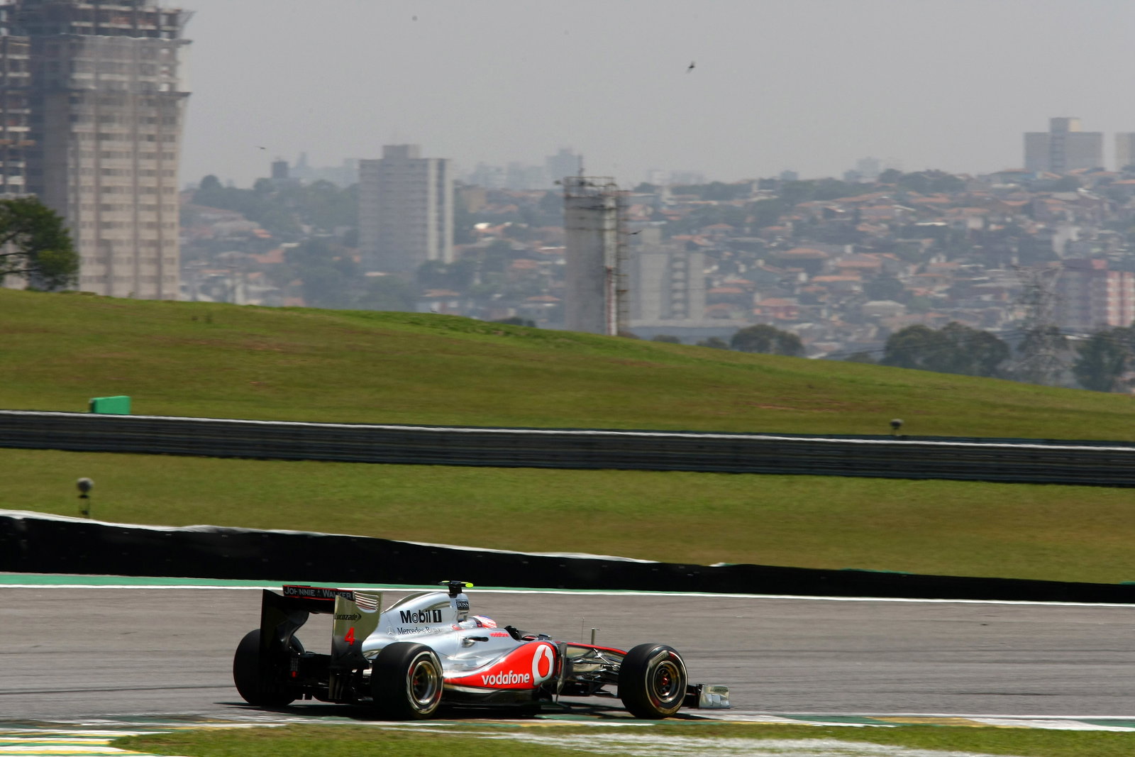 25.11.2011- Friday Practice 1, Jenson Button (GBR), McLaren Mercedes, MP4-26