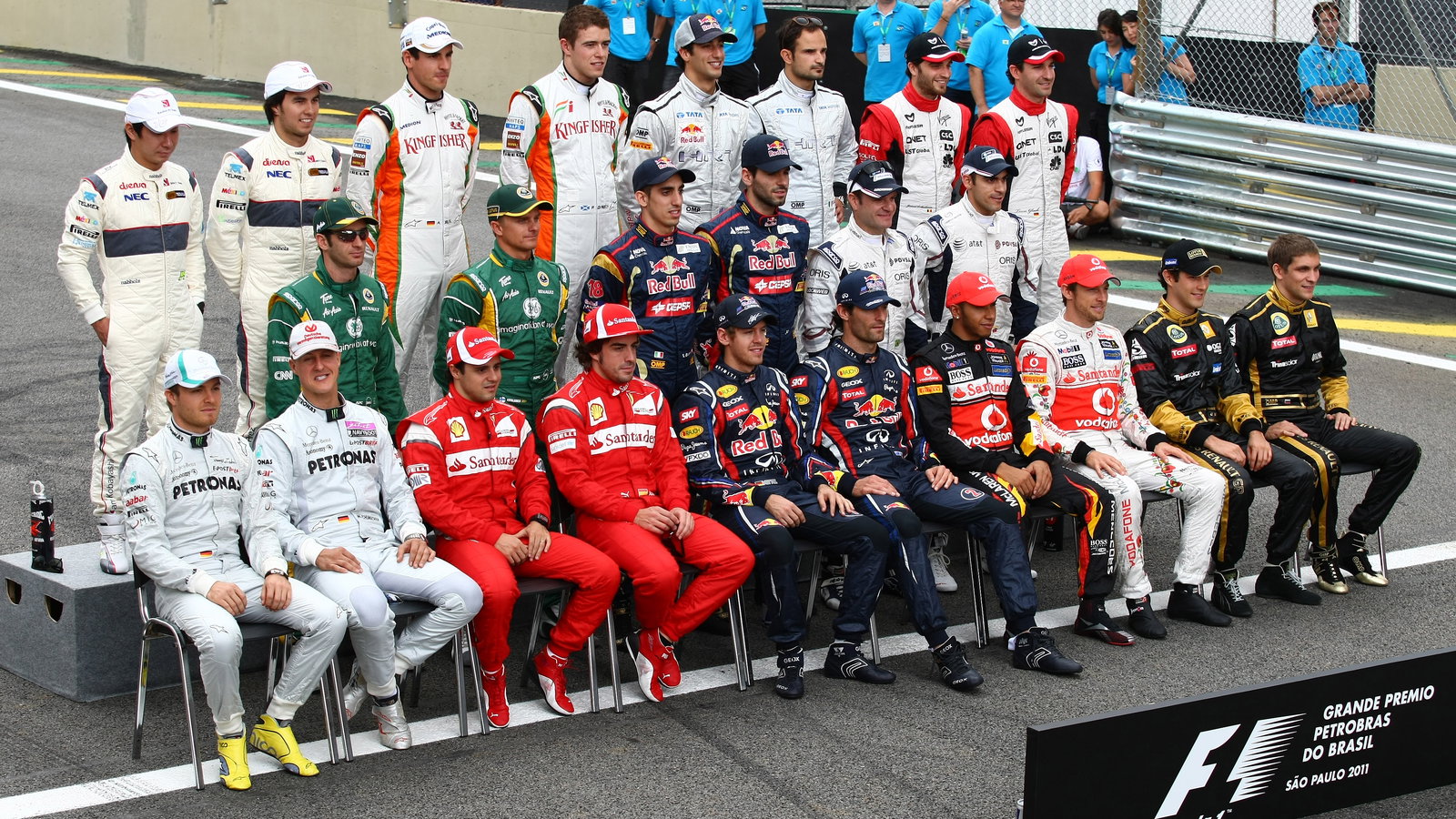 27.11.2011- Drivers group photo
