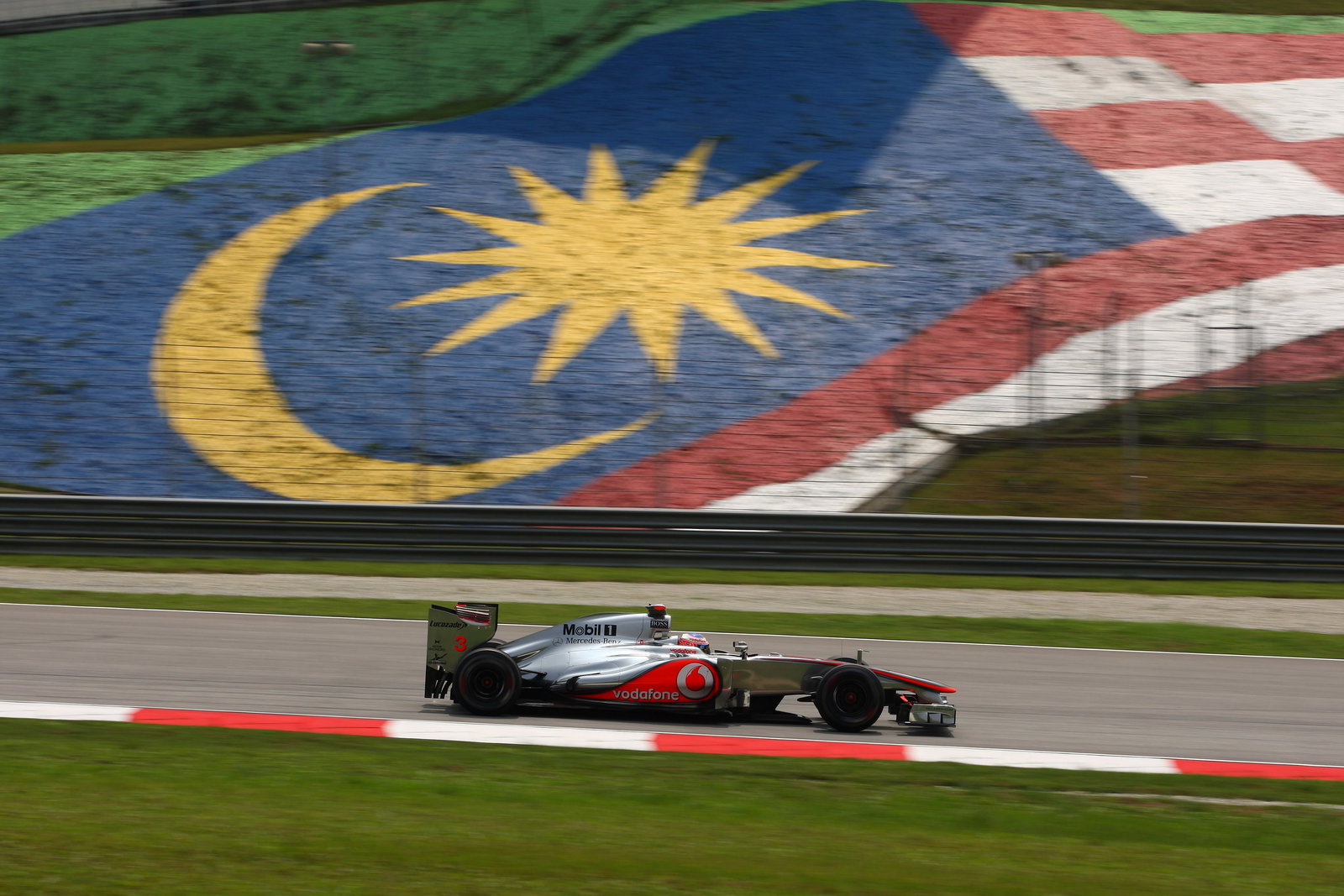 23.03.2012- Free Practice 2, Jenson Button (GBR) McLaren Mercedes MP4-27