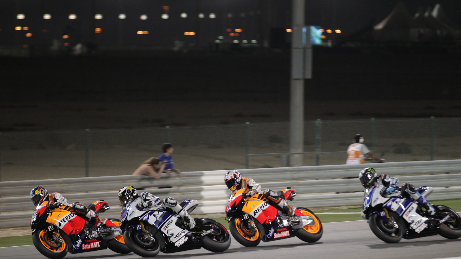 Pedrosa leads, Qatar MotoGP 2012
