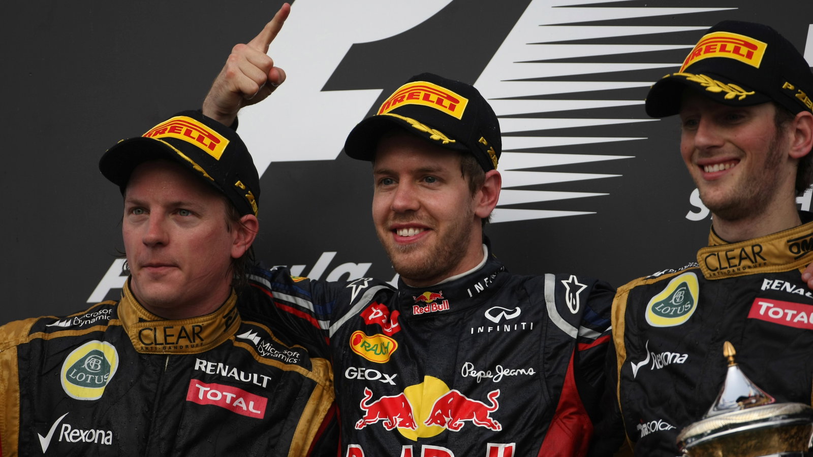 22.04.2012- Race, Sebastian Vettel (GER) Red Bull Racing RB8 race winner, Kimi Raikkonen (FIN) Lotus