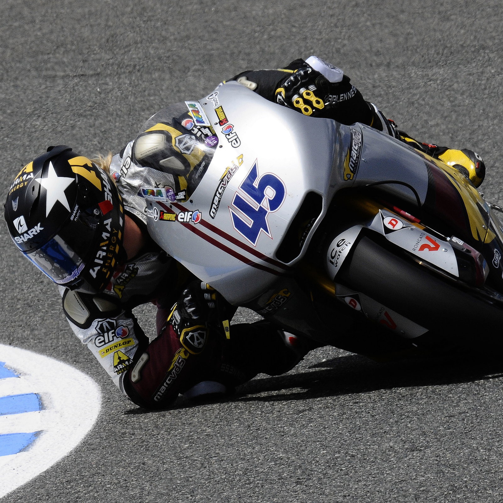 Redding with his elbow down, Spanish Moto2 2012