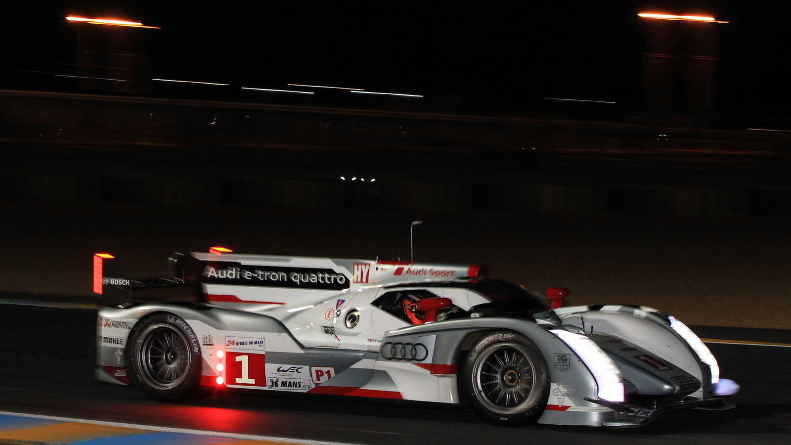 Andre Lotterer/Marcel Fassler/Benoit Treluyer Audi Sport Team Joest Audi R18 E-Tron Quattro