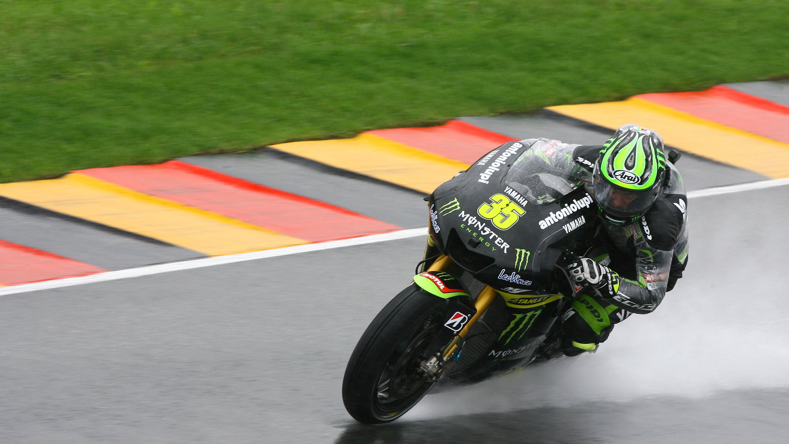 Crutchlow slide in the wet, MotoGP, German MotoGP 2012
