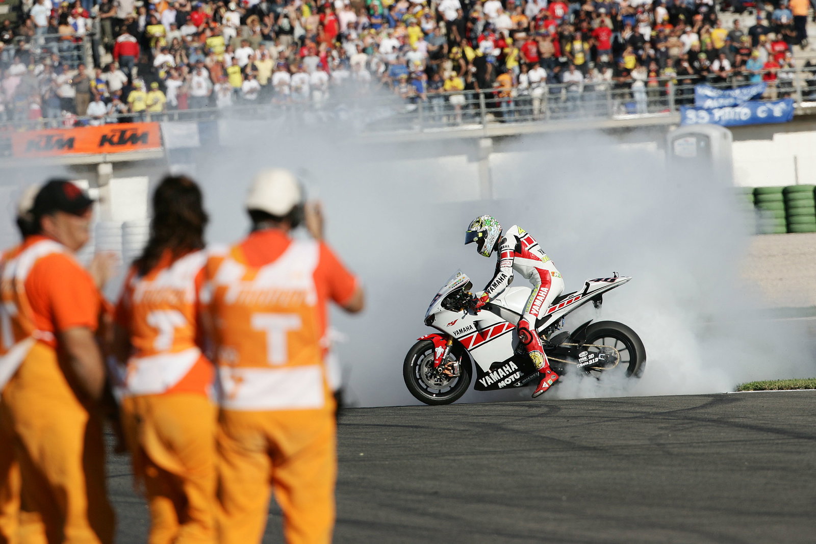 Rossi burn out, Valencia MotoGP Race, 2005