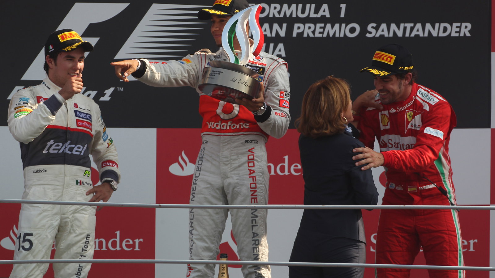 09.09.2012- Race, 2nd position Sergio PÃ©rez (MEX) Sauber F1 Team C31, Lewis Hamilton (GBR) McLaren