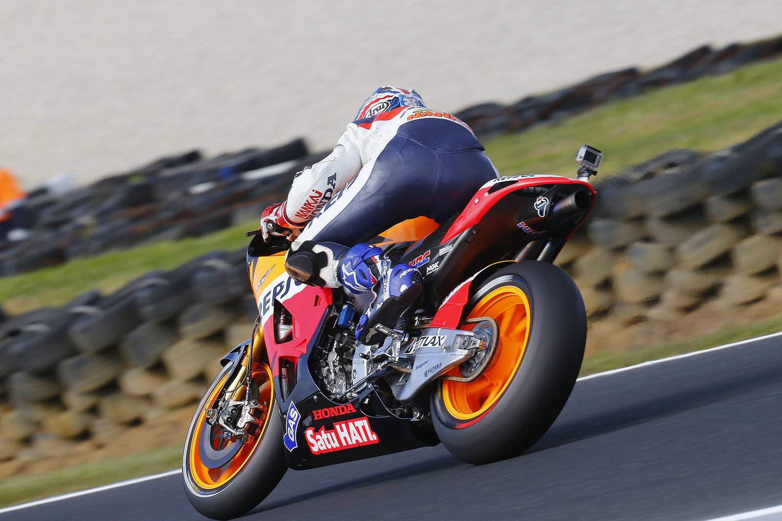 Doohan riding Stoner's Honda RCV, Australian MotoGP 2012