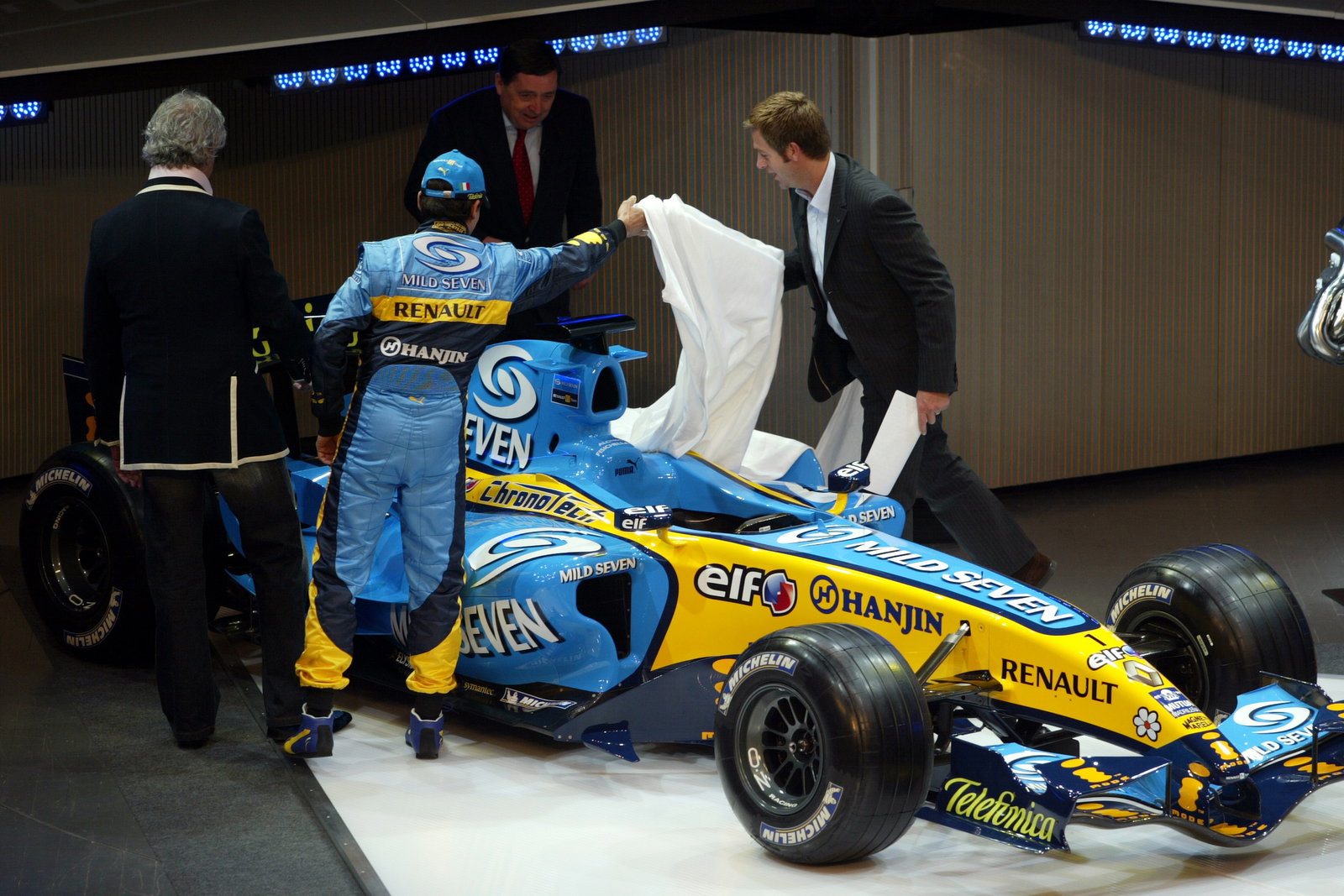 Unveiling of the Renault R26