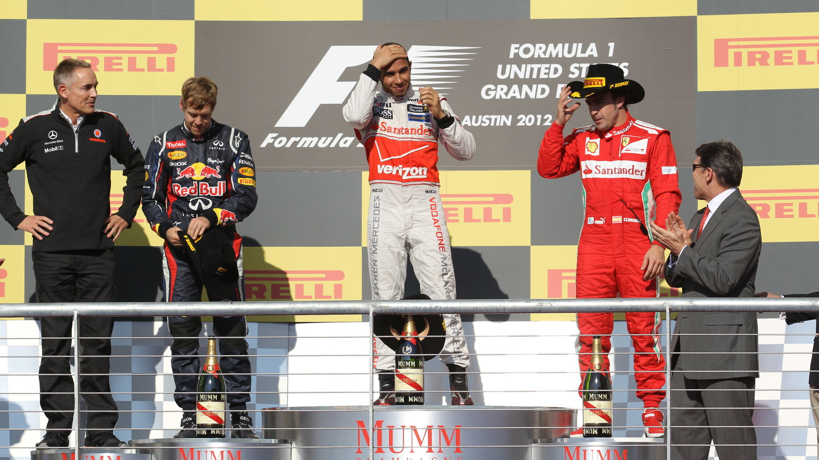 18.11.2012 - Podium, winner Lewis Hamilton (GBR) McLaren Mercedes MP4-27, 2nd Sebastian Vettel (GER)
