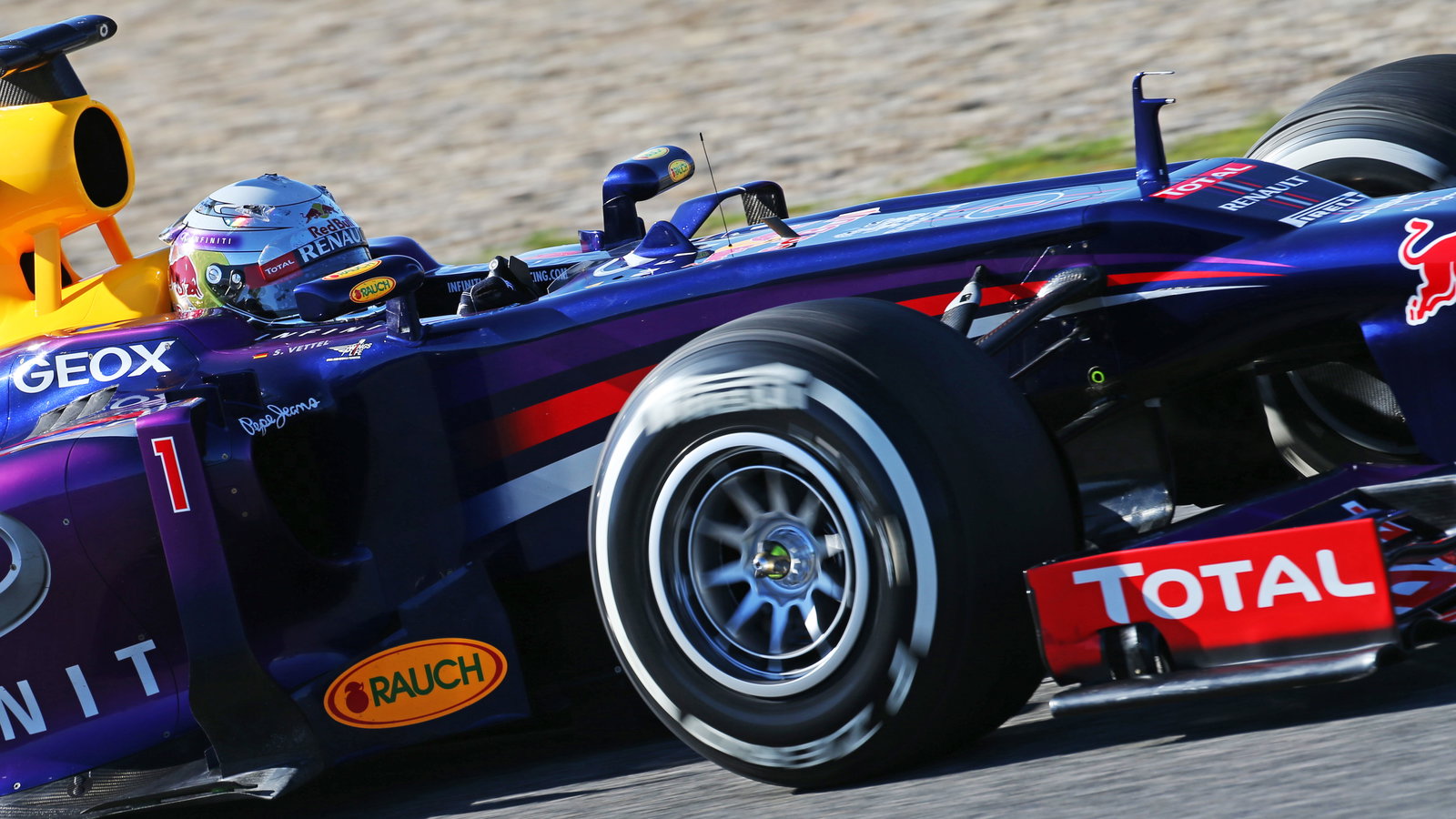 Sebastian Vettel (GER) Red Bull Racing RB9.07.02.2013.