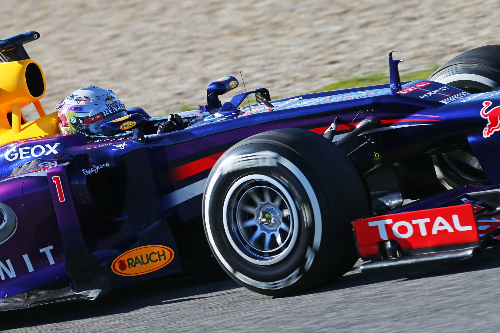 Sebastian Vettel (GER) Red Bull Racing RB9.07.02.2013.