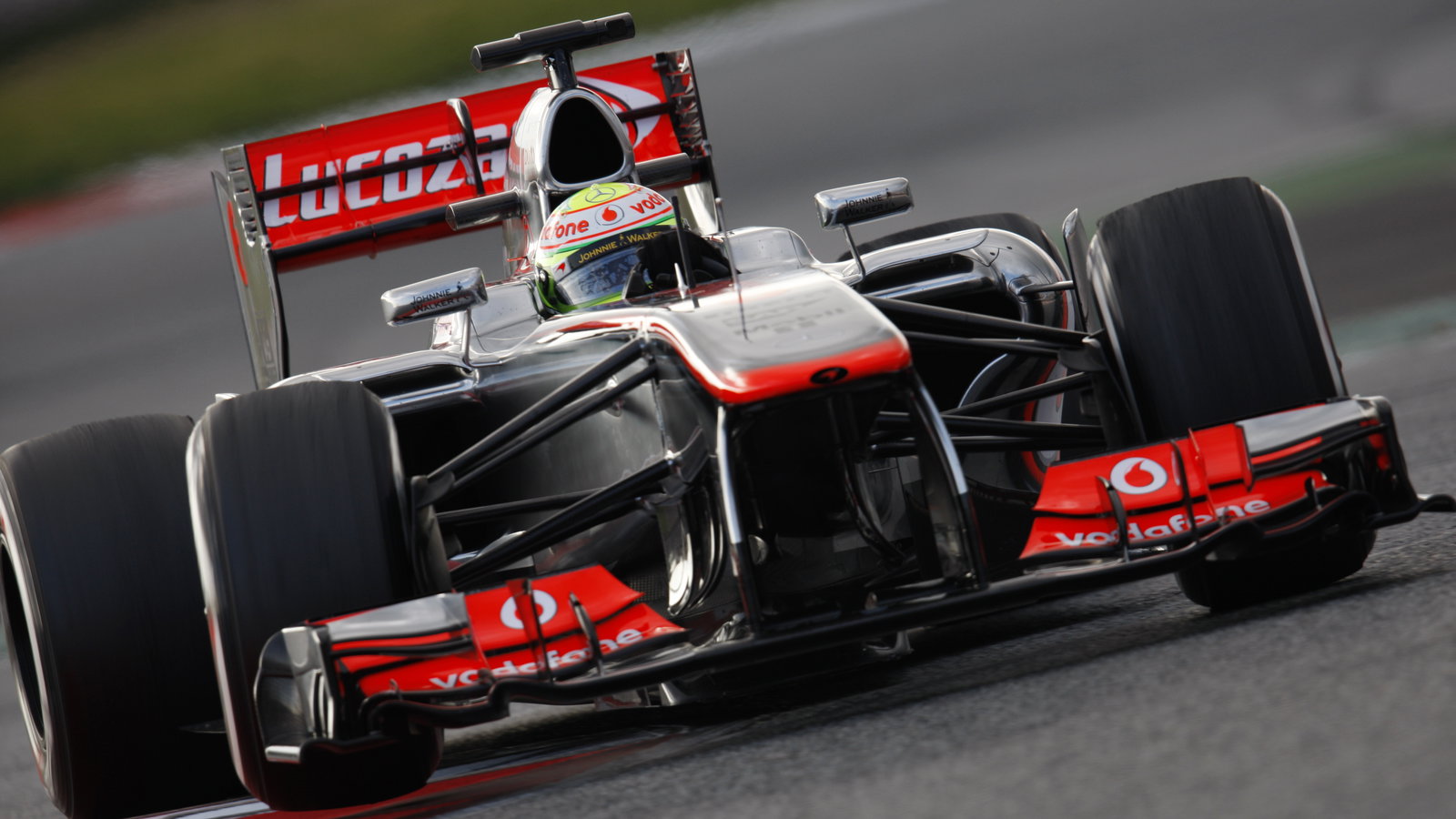 Sergio Perez (MEX) McLaren MP4-28.
