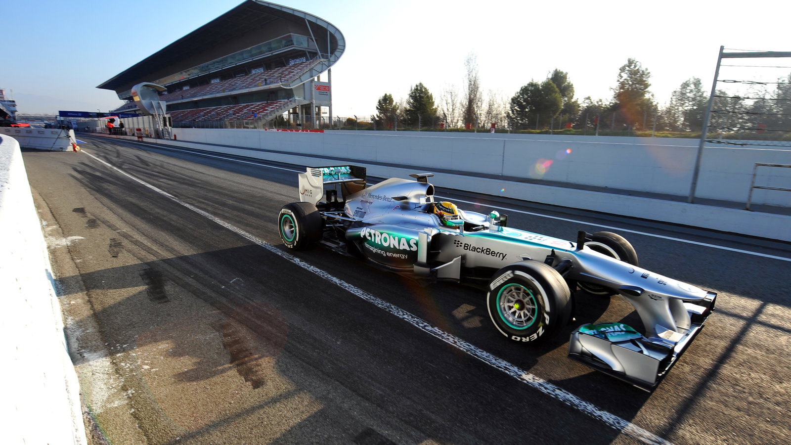 Lewis Hamilton (GBR) Mercedes AMG F1 W04 leaves the pits.